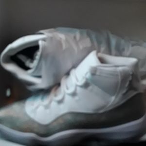 Womans size 11 air jordan 11 retro